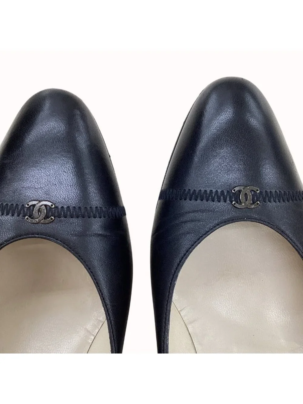 Chanel Pumps CC Logo Leather Black Heel